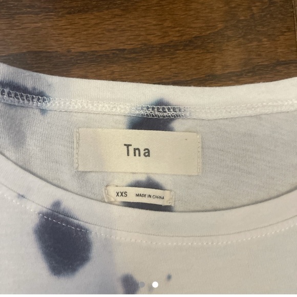 Aritzia tan cropped tie dye tshirt - Picture 2 of 2